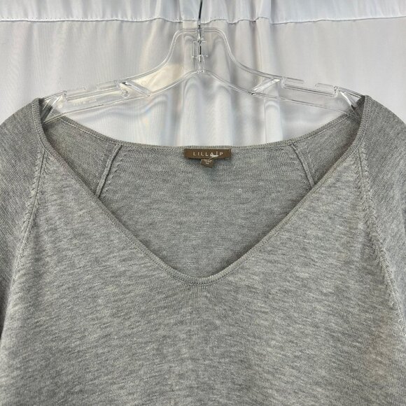 LILLA P Women’s V-Neck Gray Pullover Sweater Ruffle Cuff Size Medium - Picture 3 of 7